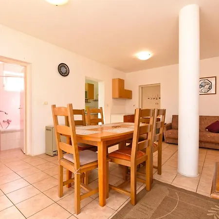 Josip 1562 Apartment Pula