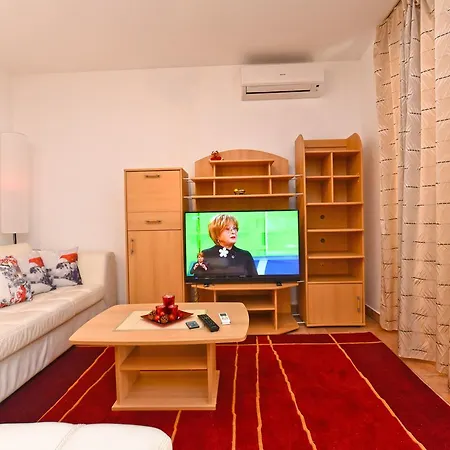 Josip 1562 Apartamento Pula